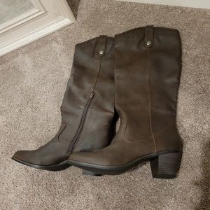 Cowgirl fashion boots